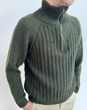 Lade das Bild in den Galerie-Viewer, CozyZipperSweater ENG