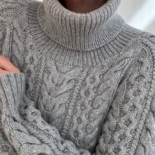 Lade das Bild in den Galerie-Viewer, BernieSweater DEU