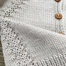 Lade das Bild in den Galerie-Viewer, SnowflakeCardigan DEU