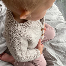 Lade das Bild in den Galerie-Viewer, SnowflakeCardigan DEU