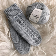 Lade das Bild in den Galerie-Viewer, SnowflakeMittens DEU