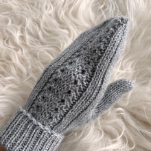 Lade das Bild in den Galerie-Viewer, SnowflakeMittens DEU