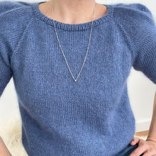 Lade das Bild in den Galerie-Viewer, LeelaBlouse / LeelaSweater ENG