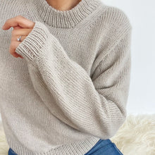 Lade das Bild in den Galerie-Viewer, SnuggleSweater DEU