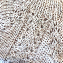 Lade das Bild in den Galerie-Viewer, SnowflakeSweater DEU