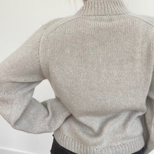 Lade das Bild in den Galerie-Viewer, SnuggleSweater DEU