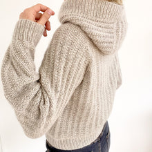 Lade das Bild in den Galerie-Viewer, TheCozyHoodie DANISH