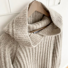 Lade das Bild in den Galerie-Viewer, TheCozyHoodie SWEDISH