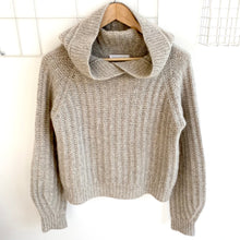 Lade das Bild in den Galerie-Viewer, TheCozyHoodie NORWEGIAN