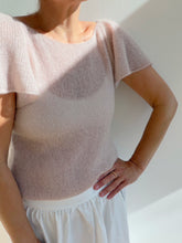 Lade das Bild in den Galerie-Viewer, WhisperBlouse ENG
