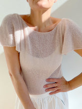 Lade das Bild in den Galerie-Viewer, WhisperBlouse ENG
