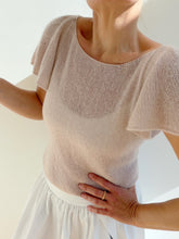 Lade das Bild in den Galerie-Viewer, WhisperBlouse ENG
