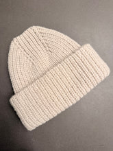 Lade das Bild in den Galerie-Viewer, YutakaHat DEU
